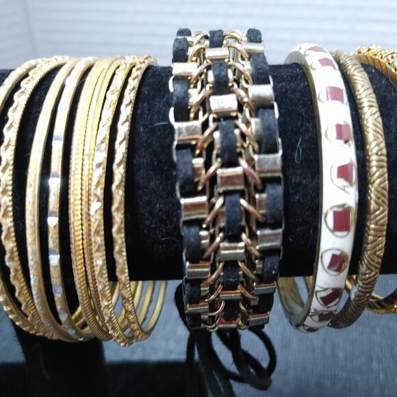 5/$100 Jewelry Lot Mixed Bracelets 7 Wearable Costume Jewelry Crafter Gold tone - Picture 3 of 11